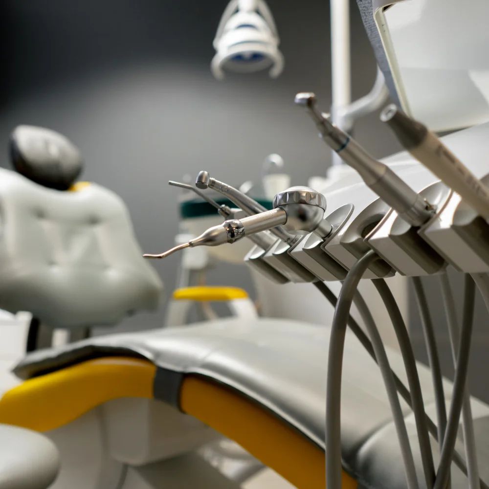 a-dental-office-white-sterile-ready-for-robots-yel-TWBARZK